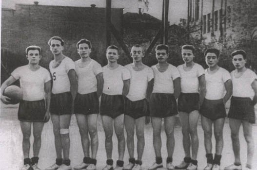 Юра, ты просто космос. Какими видами спорта занимался Гагарин. Изображение номер 9 Юра, ты просто космос. Какими видами спорта занимался Гагарин. Изображение номер 9