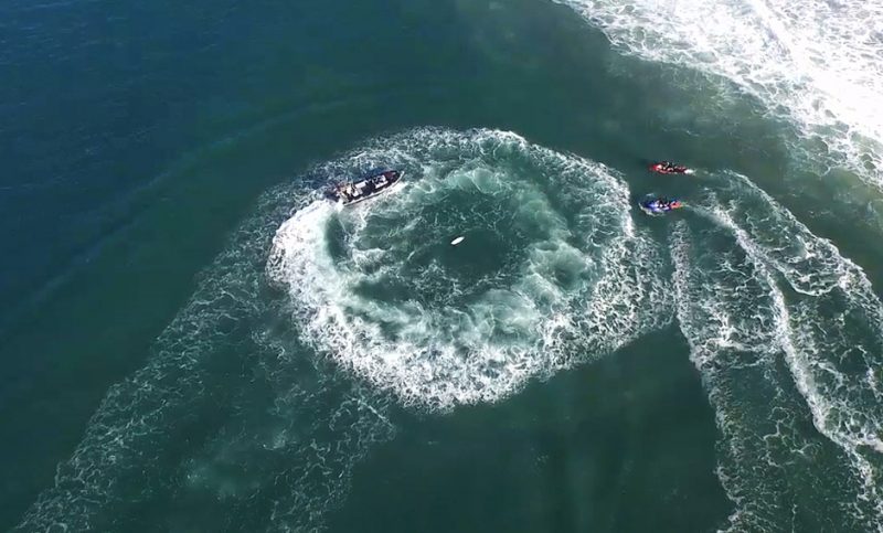 Челюсти-2015: как белая акула напала на сёрфера. Изображение номер 3 Челюсти-2015: как белая акула напала на сёрфера. Изображение номер 3