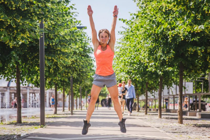 Жиросжигающая тренировка: 11 эффективных упражнений. Изображение номер 24 Жиросжигающая тренировка: 11 эффективных упражнений. Изображение номер 24