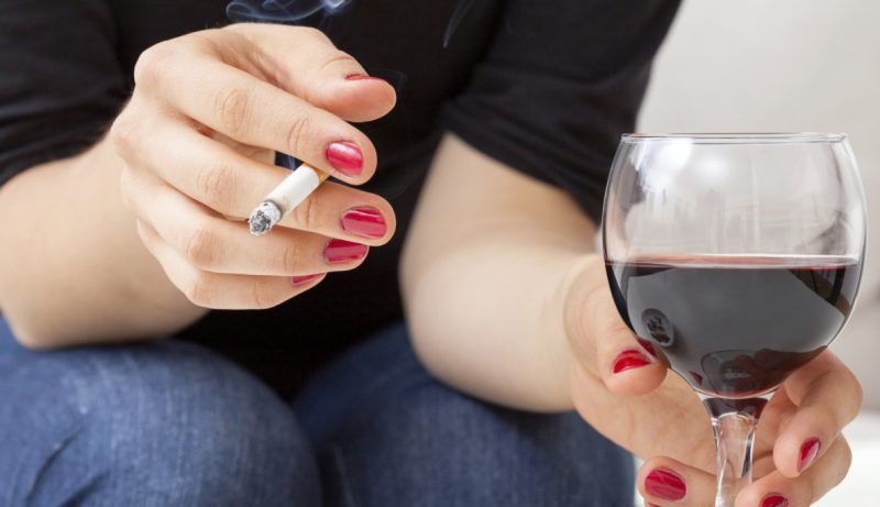 Алкоголь и сигареты: как они портят ваши зубы. Изображение номер 2