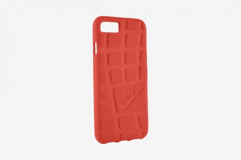 Nike выпустил новые чехлы для iPhone 7. Изображение номер 2 Nike выпустил новые чехлы для iPhone 7. Изображение номер 2