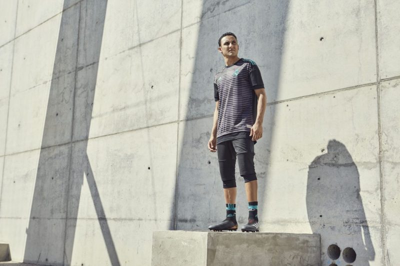 adidas Football и Parley выпустили предматчевые футболки, созданные из океанического пластика. Изображение номер 1 adidas Football и Parley выпустили предматчевые футболки, созданные из океанического пластика. Изображение номер 1