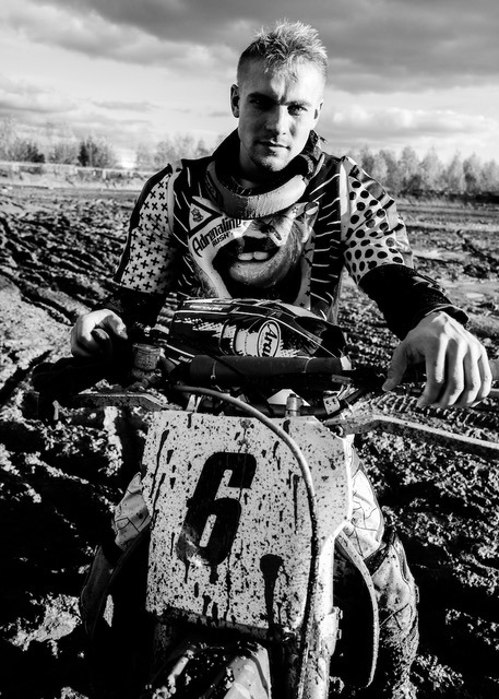 Денис Симачёв и Adrenaline Rush выпустили капсульную коллекцию футболок. Изображение номер 5 Денис Симачёв и Adrenaline Rush выпустили капсульную коллекцию футболок. Изображение номер 5