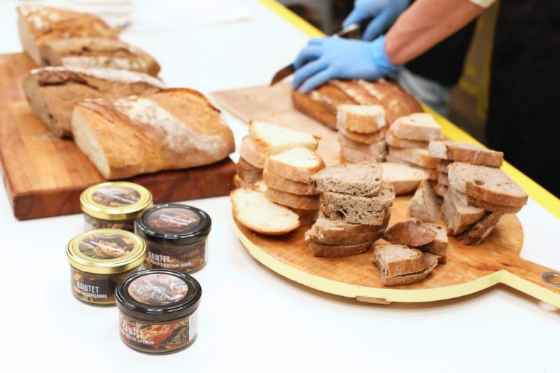 В рестомаркете «ОбедБуфет» прошёл седьмой этап стритфуд-премии Streaters. Изображение номер 1 В рестомаркете «ОбедБуфет» прошёл седьмой этап стритфуд-премии Streaters. Изображение номер 1