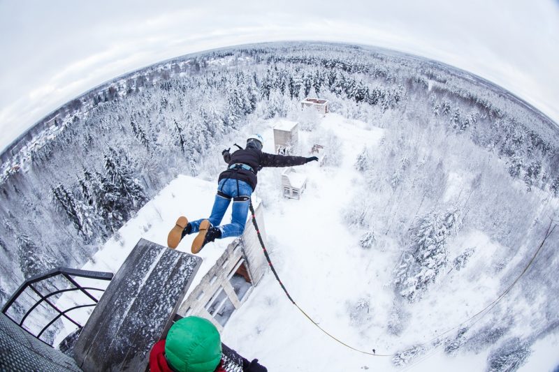 «В момент прыжка внутри была ядерная война». Роупджампинг: опасный досуг или неповторимый опыт. Изображение номер 4 «В момент прыжка внутри была ядерная война». Роупджампинг: опасный досуг или неповторимый опыт. Изображение номер 4