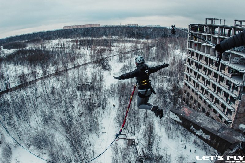«В момент прыжка внутри была ядерная война». Роупджампинг: опасный досуг или неповторимый опыт. Изображение номер 9 «В момент прыжка внутри была ядерная война». Роупджампинг: опасный досуг или неповторимый опыт. Изображение номер 9