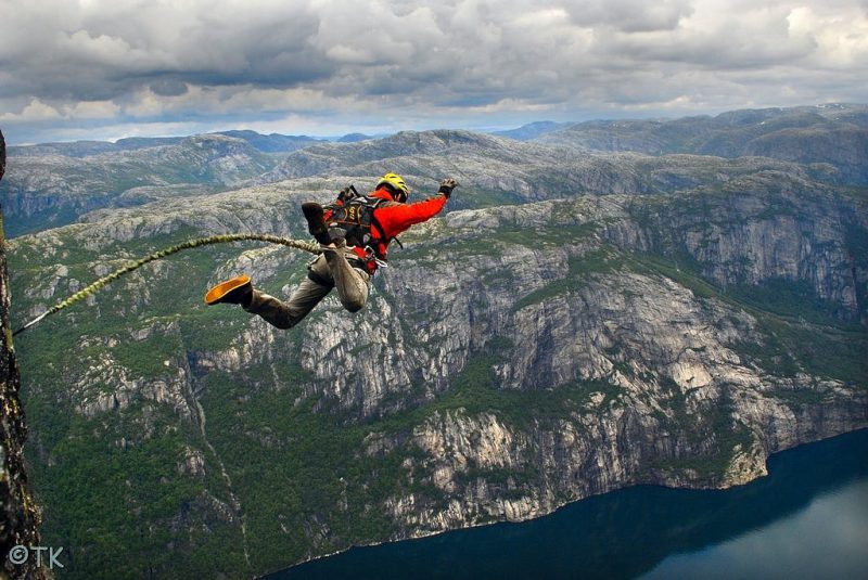 «В момент прыжка внутри была ядерная война». Роупджампинг: опасный досуг или неповторимый опыт. Изображение номер 5 «В момент прыжка внутри была ядерная война». Роупджампинг: опасный досуг или неповторимый опыт. Изображение номер 5