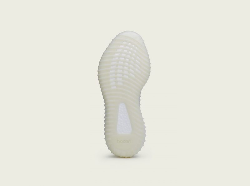 Кроссовки из коллаборации Канье Уэста и adidas впервые поступят в широкую продажу в России. Изображение номер 4 Кроссовки из коллаборации Канье Уэста и adidas впервые поступят в широкую продажу в России. Изображение номер 4