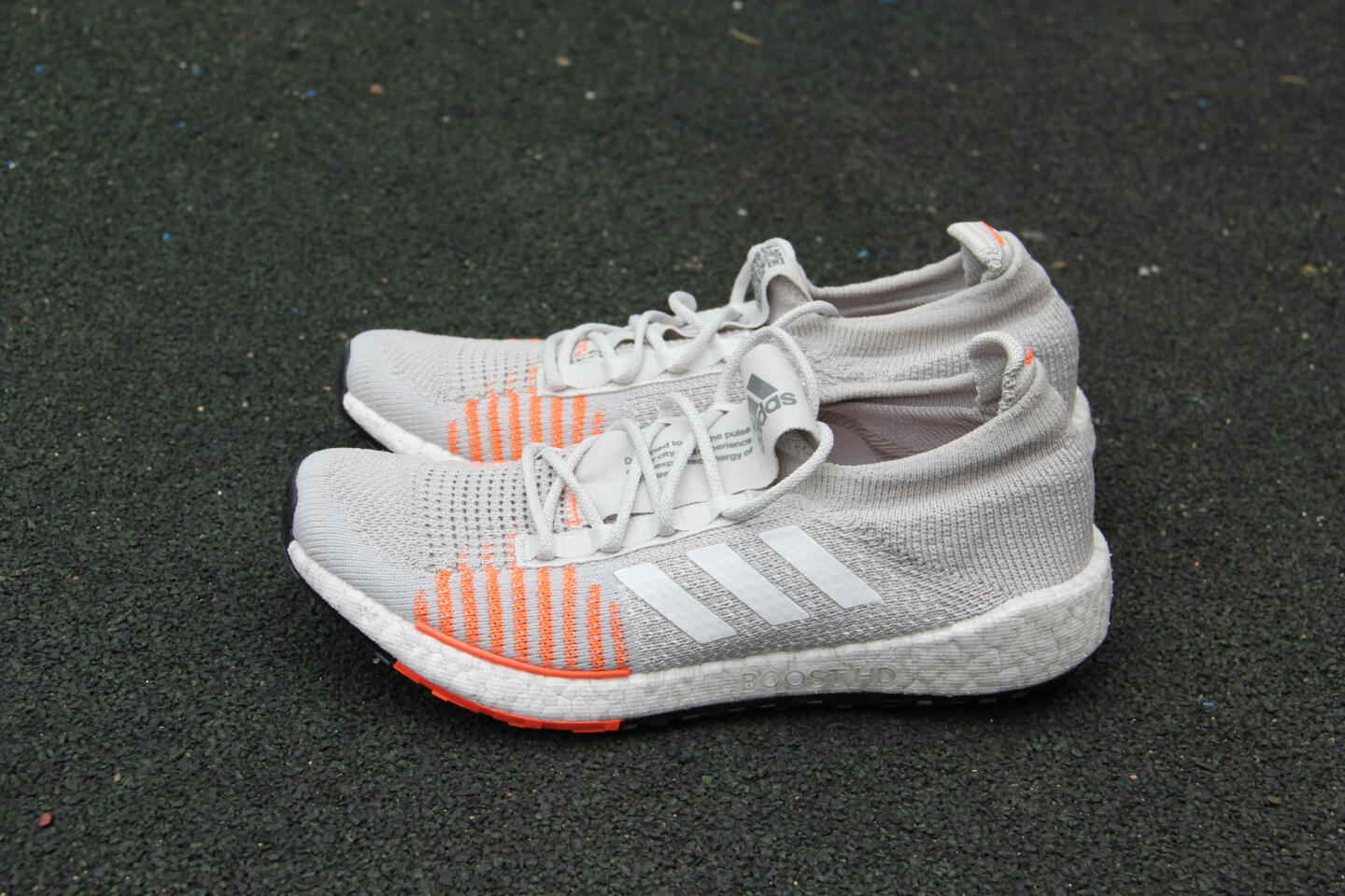 Наш выбор: кроссовки для бега по асфальту аdidas Pulseboost HD. Изображение номер 1 Наш выбор: кроссовки для бега по асфальту аdidas Pulseboost HD. Изображение номер 1