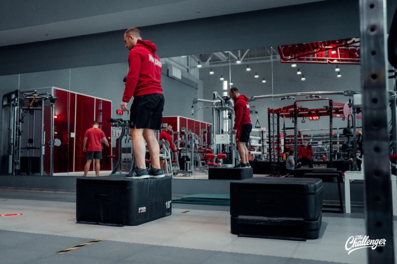 Что делать в тренажёрном зале: 5 упражнений для проработки икроножных мышц. Изображение номер 21 Что делать в тренажёрном зале: 5 упражнений для проработки икроножных мышц. Изображение номер 21