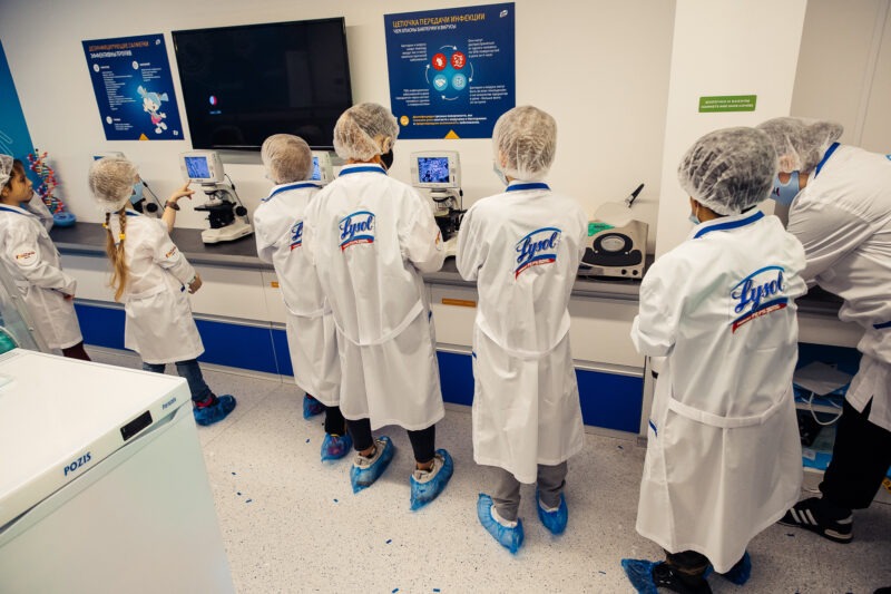 Бренд Lysol открыл игровую лабораторию в детском парке профессий «Кидзания». Изображение номер 1 Бренд Lysol открыл игровую лабораторию в детском парке профессий «Кидзания». Изображение номер 1