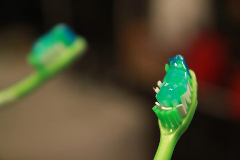 8 ошибок, которые вы допускаете, когда чистите зубы. Изображение номер 6