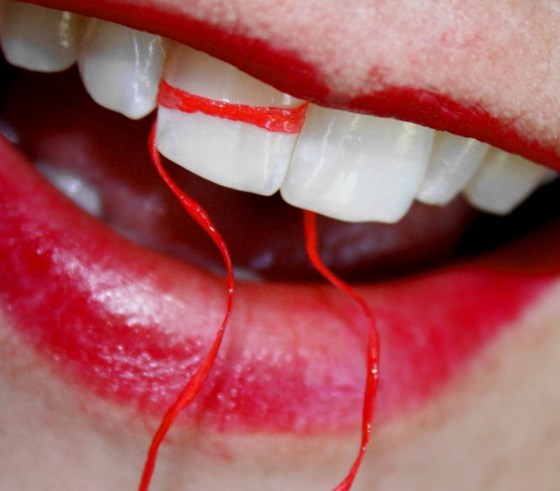 8 ошибок, которые вы допускаете, когда чистите зубы. Изображение номер 7