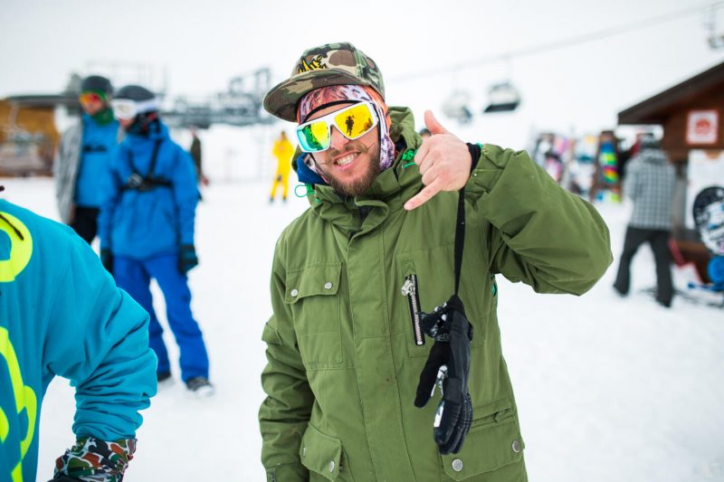 Соревнования по метанию ботинка. Как развлекаются на New Star Camp. Изображение номер 60