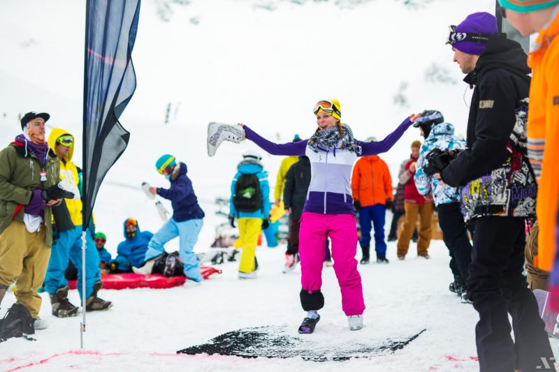 Соревнования по метанию ботинка. Как развлекаются на New Star Camp. Изображение номер 48