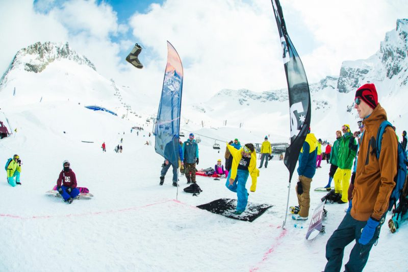 Соревнования по метанию ботинка. Как развлекаются на New Star Camp. Изображение номер 41