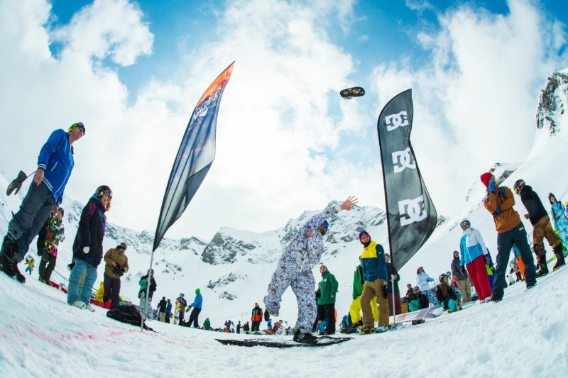 Соревнования по метанию ботинка. Как развлекаются на New Star Camp. Изображение номер 38