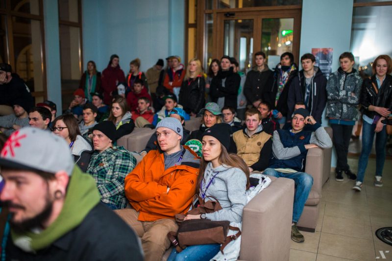 Соревнования по метанию ботинка. Как развлекаются на New Star Camp. Изображение номер 27