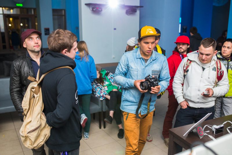 Соревнования по метанию ботинка. Как развлекаются на New Star Camp. Изображение номер 23