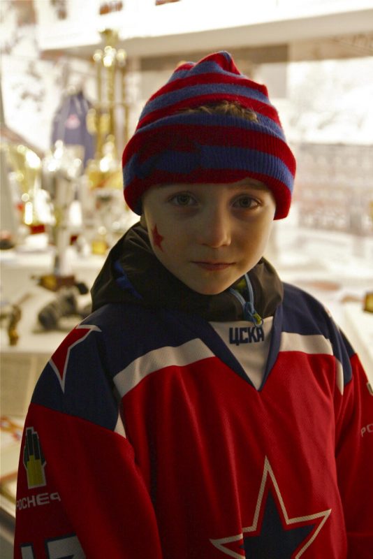 «Хоккеисты намного круче человека-паука». Как дети ходят на хоккей в Москве. Изображение номер 8