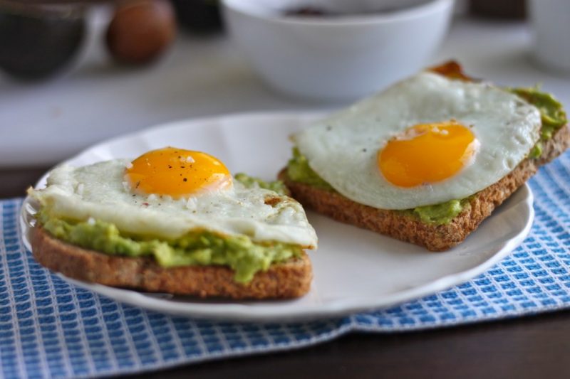 Изображение рецепта Тост с авокадо и яйцом