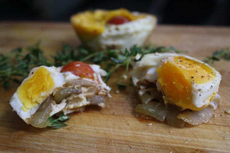Изображение рецепта Запечённые яйца с сыром и помидорами