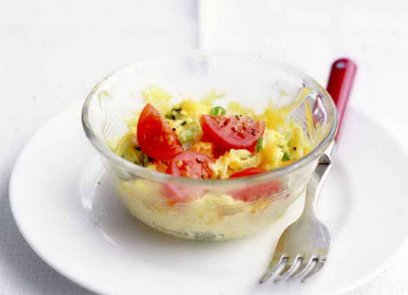 Изображение рецепта Яйца-скрэмбл с овощами и сыром