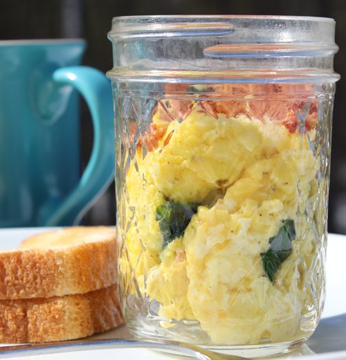 Изображение рецепта Сытный завтрак с беконом и яйцами в банке