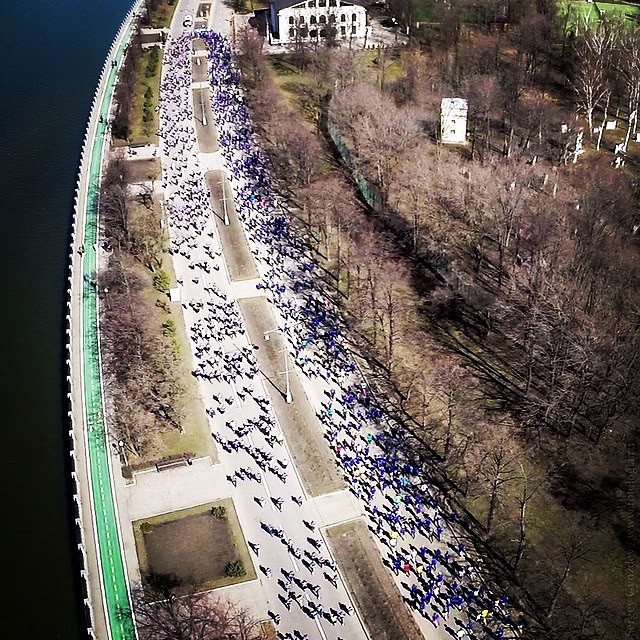 Как Adidas решил разбудить Москву и заставить всех бегать. Изображение номер 2