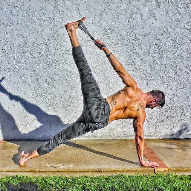 10 самых крутых инструкторов по йоге. Изображение номер 1