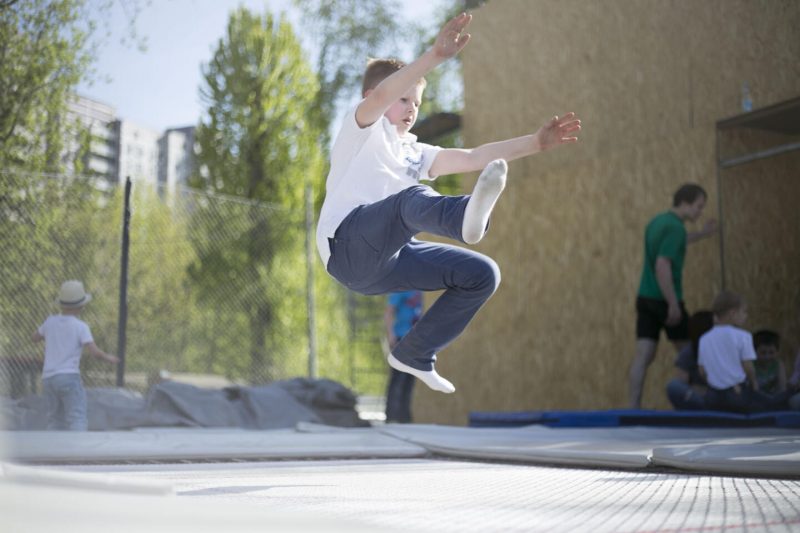 Где в Москве можно попрыгать на батутах под открытым небом. Изображение номер 4
