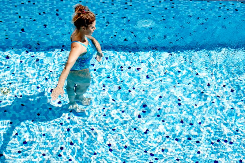 10 упражнений, которые можно делать в бассейне или в море. Изображение номер 35