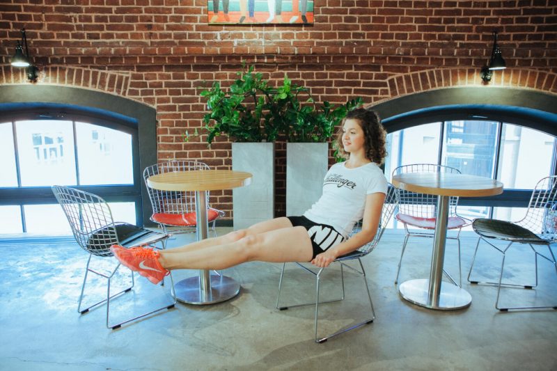 4 упражнения, которые можно сделать на работе. Изображение номер 5