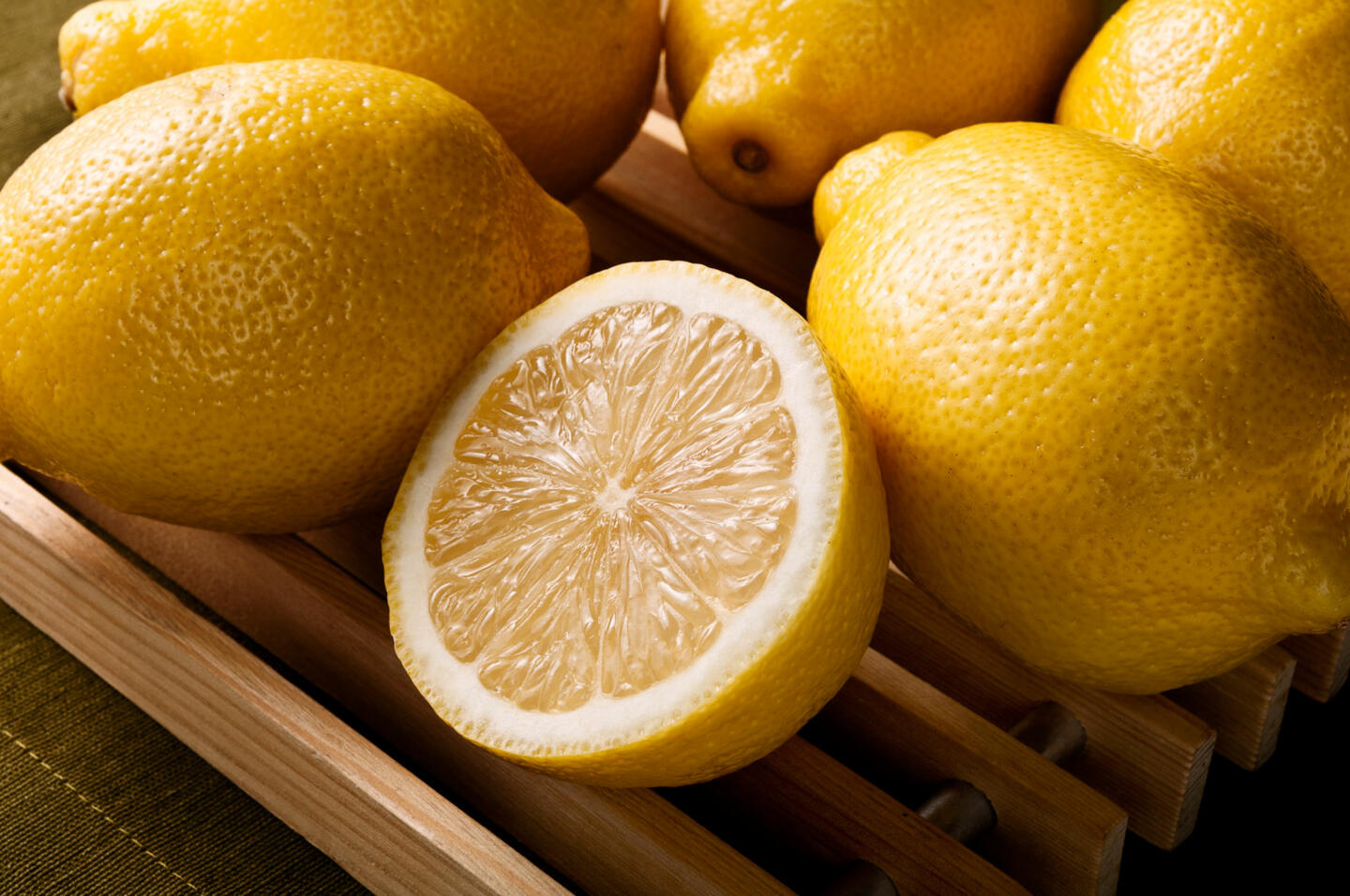 Девять лимонов. Лимон. Лимон Юзу. Лимон с имбирем. Фруттилар имбирь лимон.