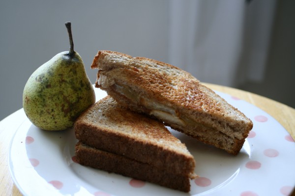 Изображение рецепта Сэндвич с сыром, грушей и джемом