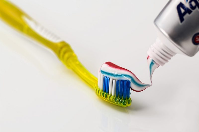Отбеливание зубов: 4 домашних средства, которые не работают. Изображение номер 6