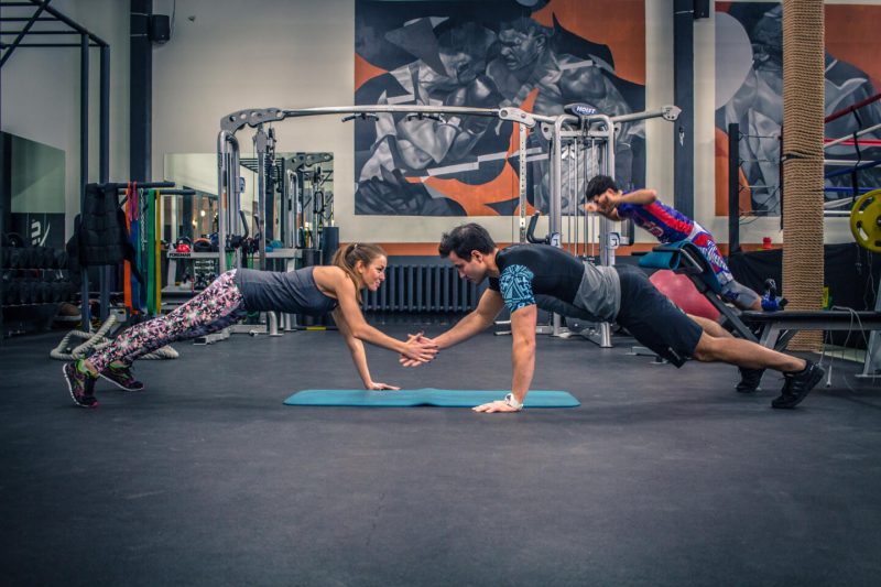 7 упражнений, которые лучше выполнять в паре. Изображение номер 3