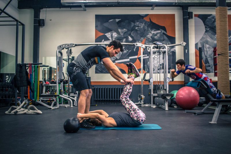 7 упражнений, которые лучше выполнять в паре. Изображение номер 5