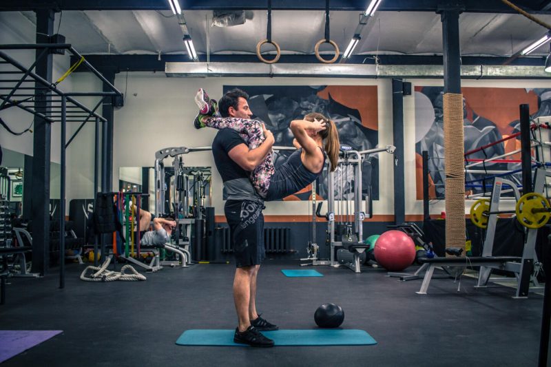 7 упражнений, которые лучше выполнять в паре. Изображение номер 12