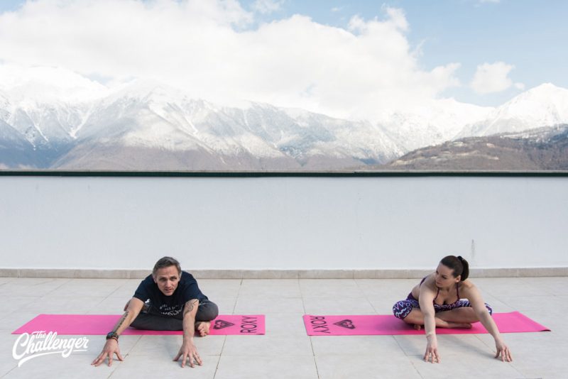 Как расслабиться после тяжёлой тренировки: 12 упражнений на растяжку. Изображение номер 11