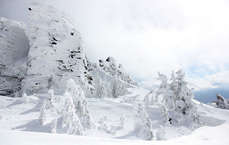 4 российских горнолыжных курорта, где ещё лежит снег. Изображение номер 6