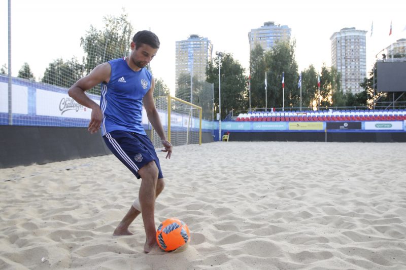 3 упражнения на песке от чемпиона мира по пляжному футболу. Изображение номер 1