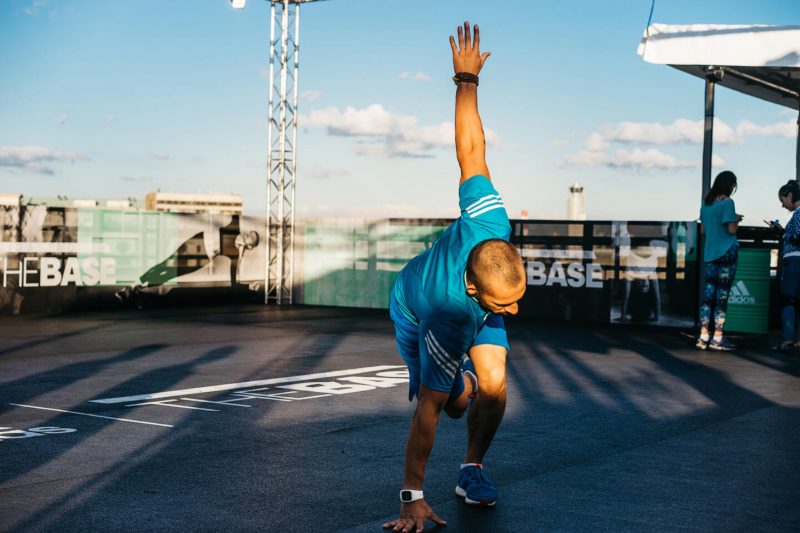 Эффективные упражнения на все группы мышц от тренеров THE BASE WOMEN. Изображение номер 16