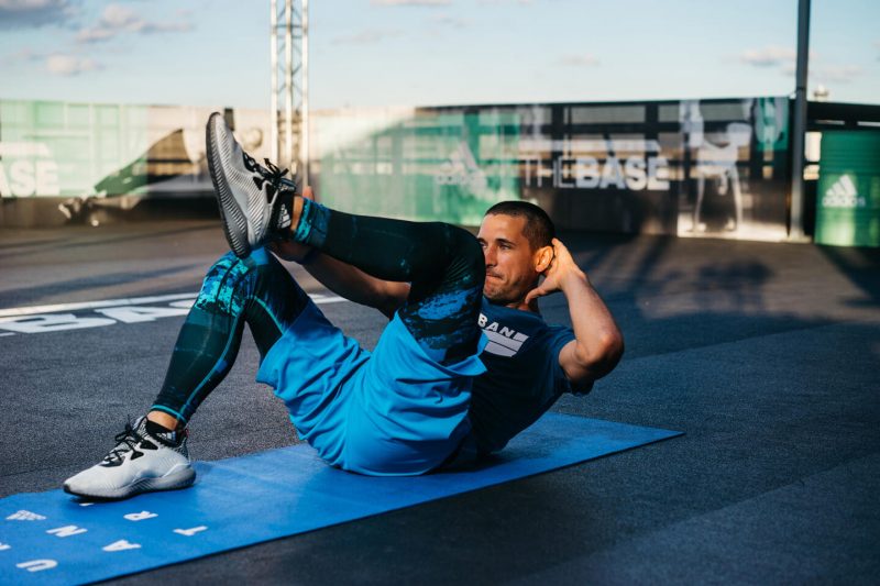 Эффективные упражнения на все группы мышц от тренеров THE BASE WOMEN. Изображение номер 21