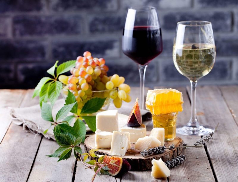 Как правильно сочетать вино и еду: 9 советов от сомелье. Изображение номер 4