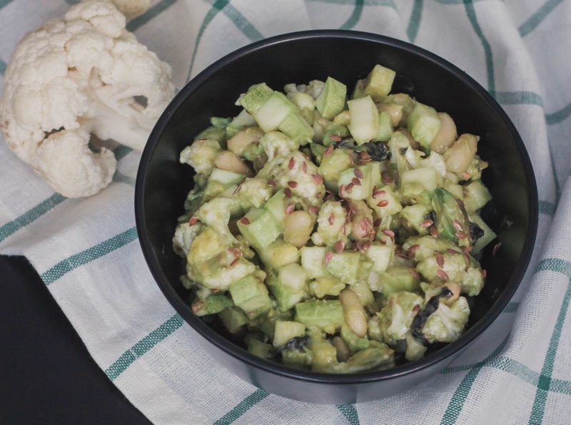 Изображение рецепта Салат из цветной капусты с заправкой из авокадо