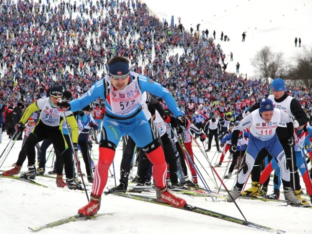 В столице прошли спортивные соревнования «Московская лыжня — 2017». Изображение номер 1
