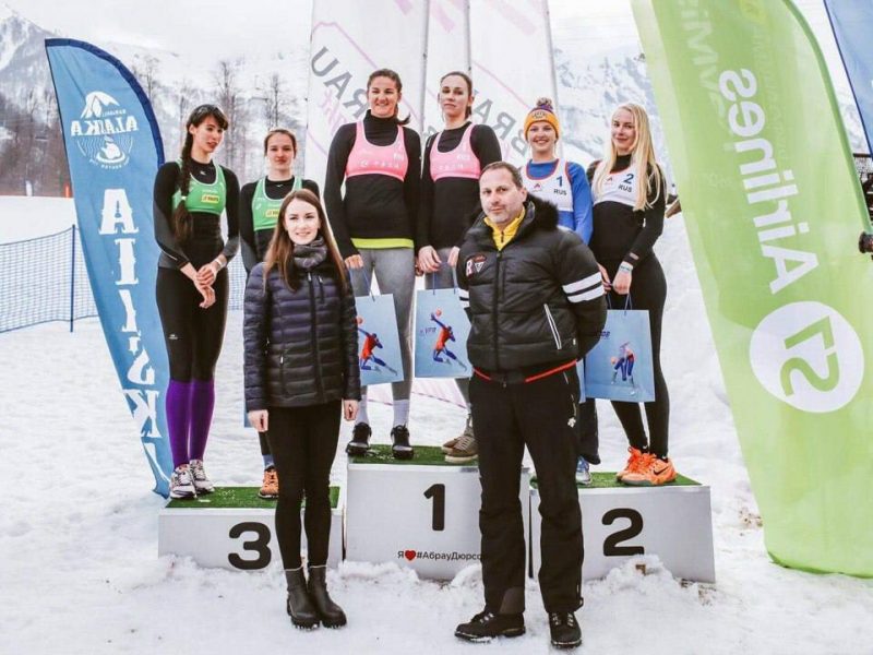 На «Розе Хутор» завершился первый в истории чемпионат России по волейболу на снегу. Изображение номер 1