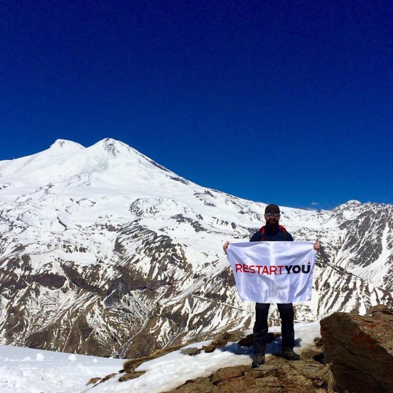 Путешественник и предприниматель Пётр Зозуля покорил Эльбрус. Изображение номер 2