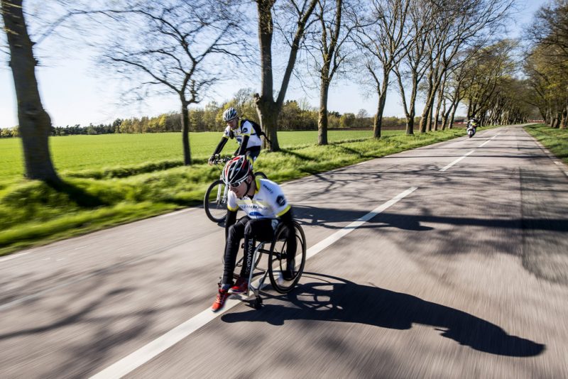 Шведский колясочник стал чемпионом мира в забеге Wings for Life 2017. Изображение номер 6